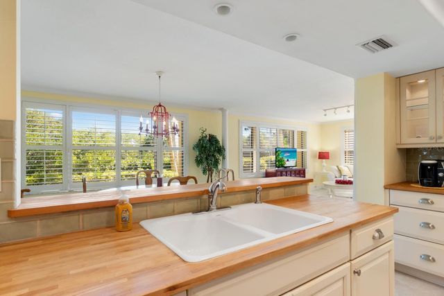 8767 MIDNIGHT PASS ROAD 101F, Sarasota, FL 34242