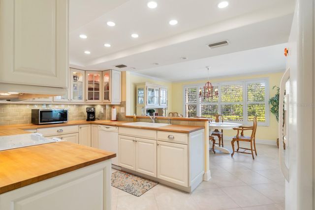 8767 MIDNIGHT PASS ROAD 101F, Sarasota, FL 34242