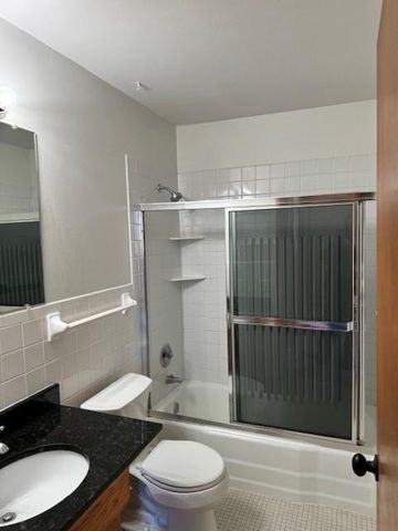 9141 Highway 55 306, Golden Valley, MN 55427