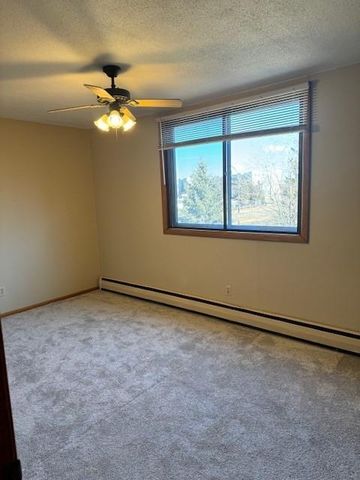 9141 Highway 55 306, Golden Valley, MN 55427