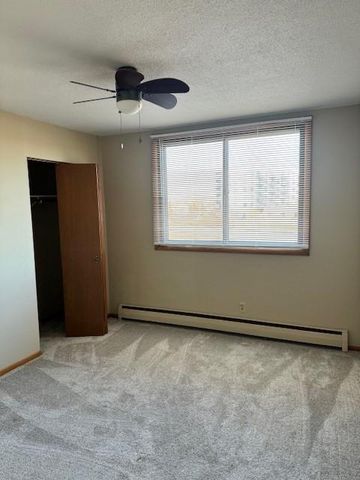 9141 Highway 55 306, Golden Valley, MN 55427