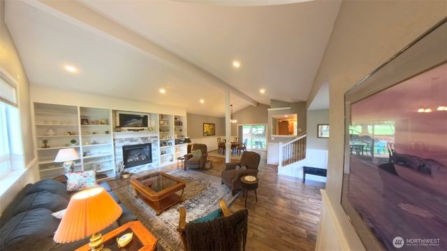 40 N Mt Christie Drive W, Hoodsport, WA 98548