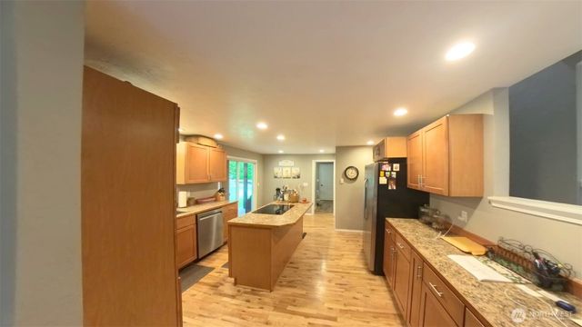40 N Mt Christie Drive W, Hoodsport, WA 98548