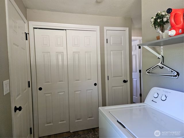 40 N Mt Christie Drive W, Hoodsport, WA 98548