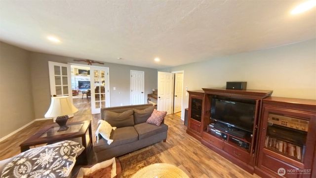 40 N Mt Christie Drive W, Hoodsport, WA 98548