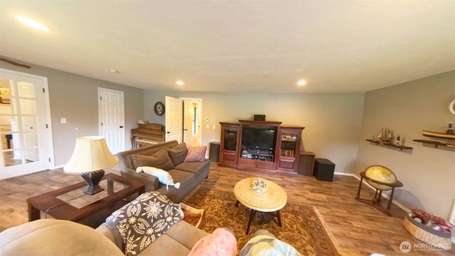 40 N Mt Christie Drive W, Hoodsport, WA 98548