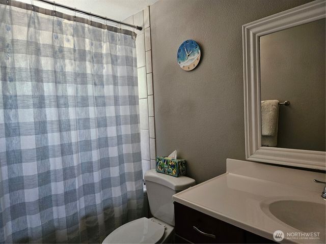 40 N Mt Christie Drive W, Hoodsport, WA 98548