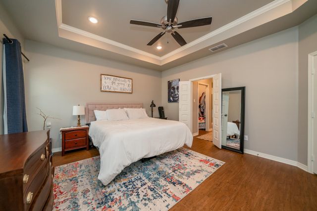 527 E Center St, White Oak, TX 75693