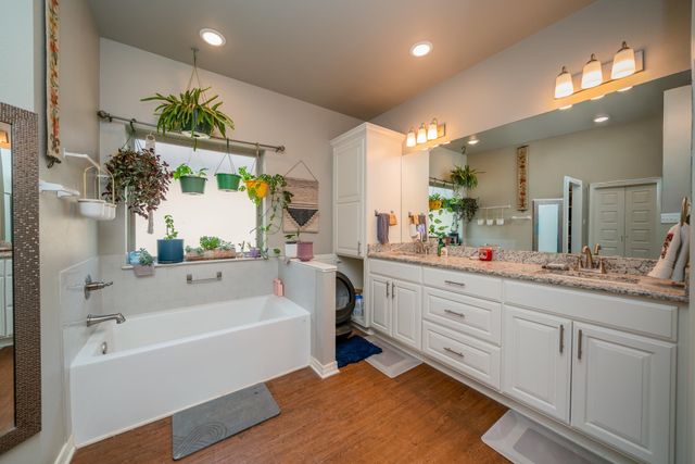 527 E Center St, White Oak, TX 75693