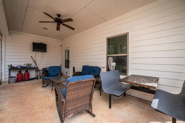 527 E Center St, White Oak, TX 75693