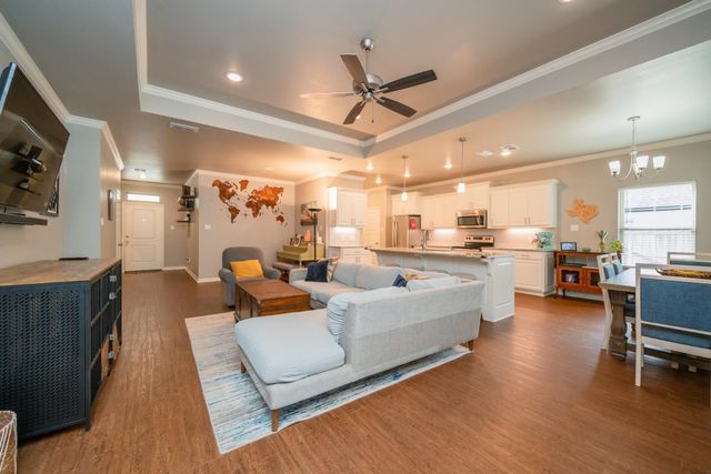 527 E Center St, White Oak, TX 75693