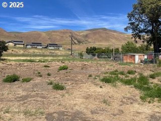 9255 STATE ROUTE 14, Wishram, WA 98673