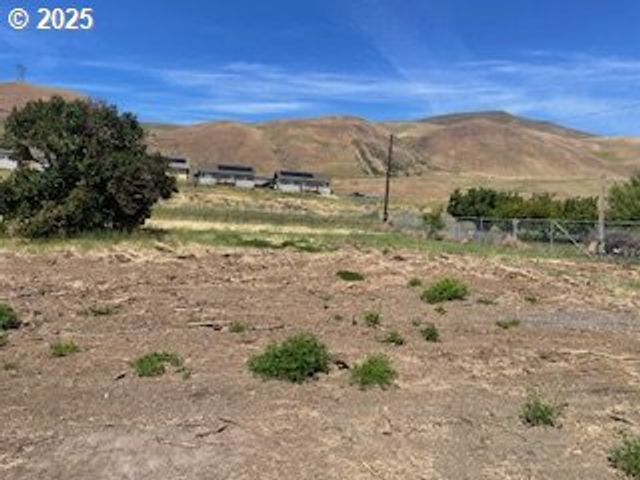 9255 STATE ROUTE 14, Wishram, WA 98673