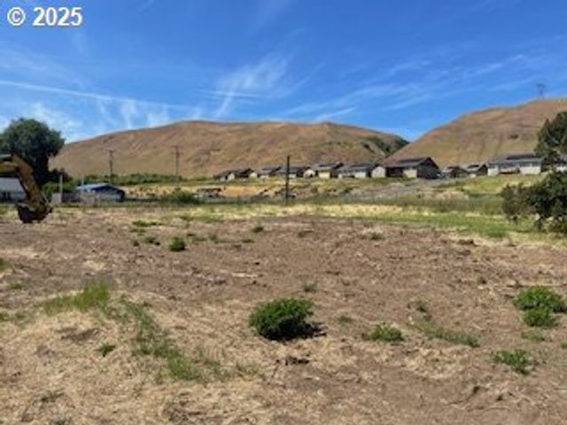 9255 STATE ROUTE 14, Wishram, WA 98673