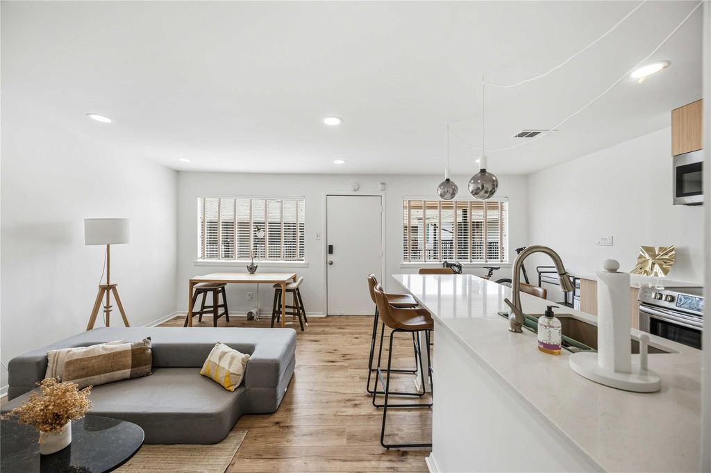 309 Stratford Street 9, Houston, TX 77006