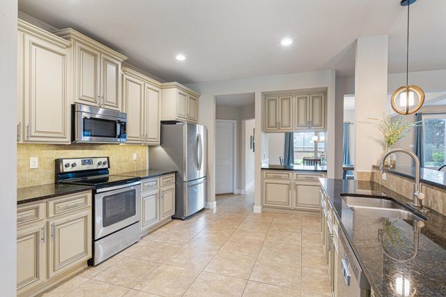 4646 Chanan Drive, Crestview, FL 32539