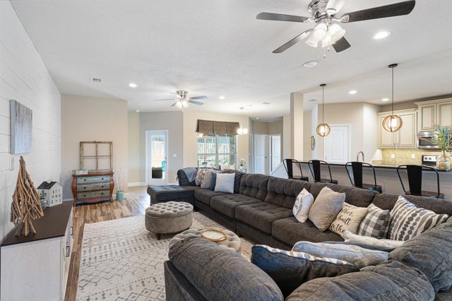 4646 Chanan Drive, Crestview, FL 32539