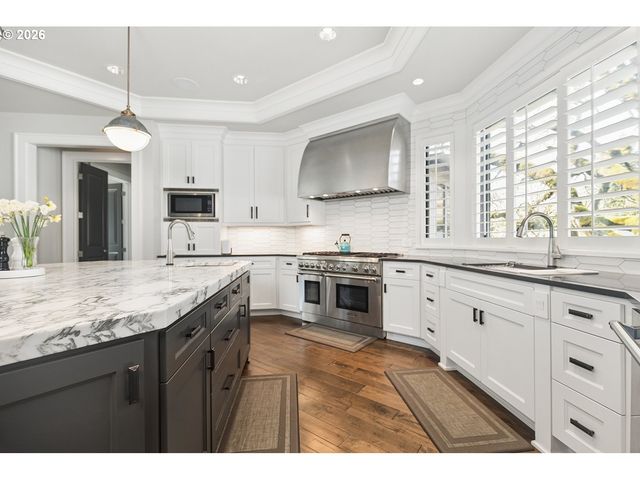 13912 GOODALL Rd, Lake Oswego, OR 97034