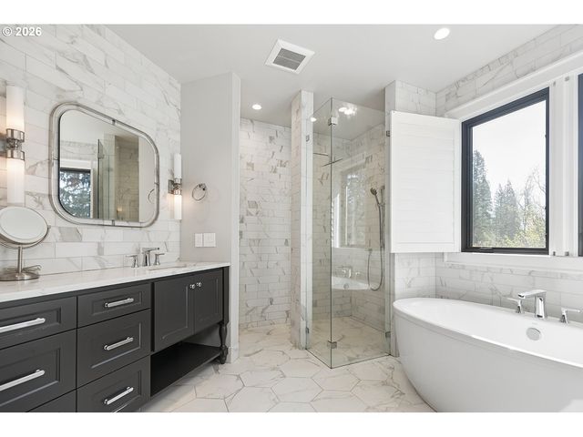 13912 GOODALL Rd, Lake Oswego, OR 97034