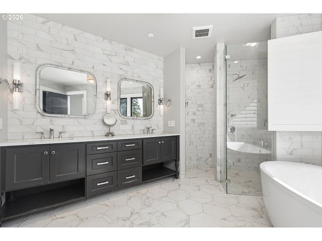 13912 GOODALL Rd, Lake Oswego, OR 97034