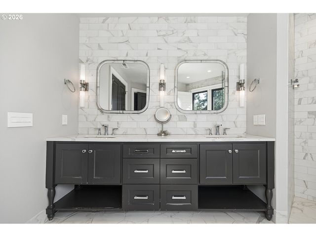 13912 GOODALL Rd, Lake Oswego, OR 97034