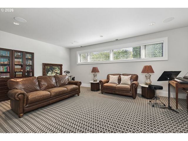 13912 GOODALL Rd, Lake Oswego, OR 97034