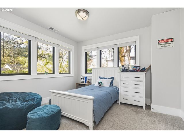 13912 GOODALL Rd, Lake Oswego, OR 97034