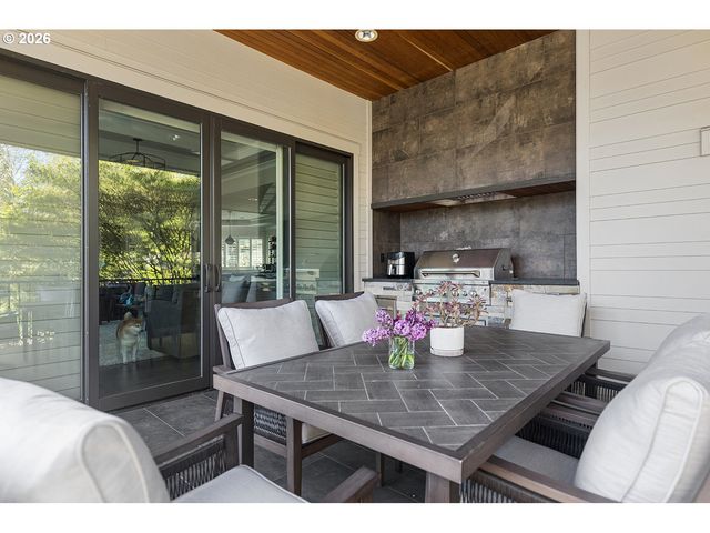 13912 GOODALL Rd, Lake Oswego, OR 97034