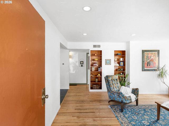4624 Se 49TH Ave, Portland, OR 97206