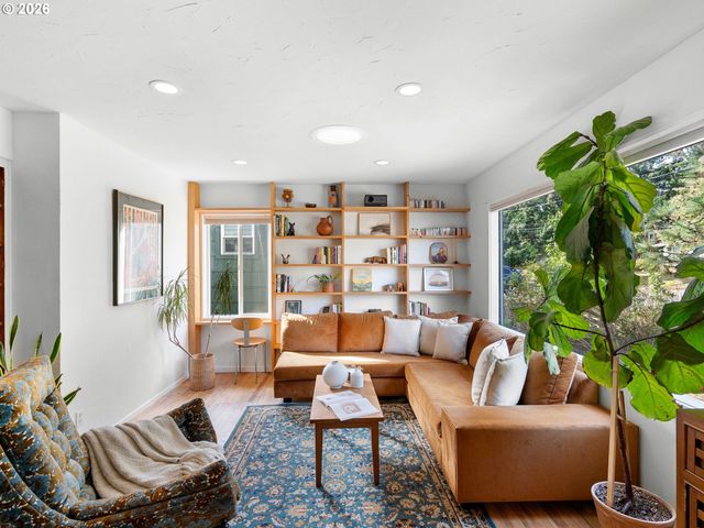 4624 Se 49TH Ave, Portland, OR 97206