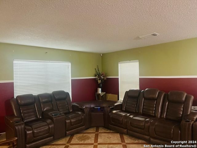 9939 SUNSET PL, San Antonio, TX 78245