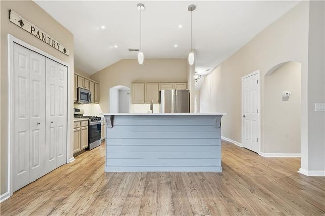 102 Courtyard Lane, Woodstock, GA 30189