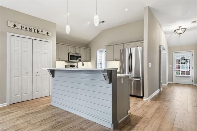 102 Courtyard Lane, Woodstock, GA 30189