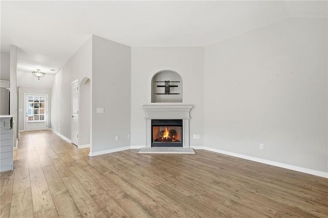 102 Courtyard Lane, Woodstock, GA 30189