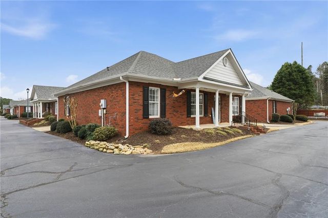 102 Courtyard Lane, Woodstock, GA 30189