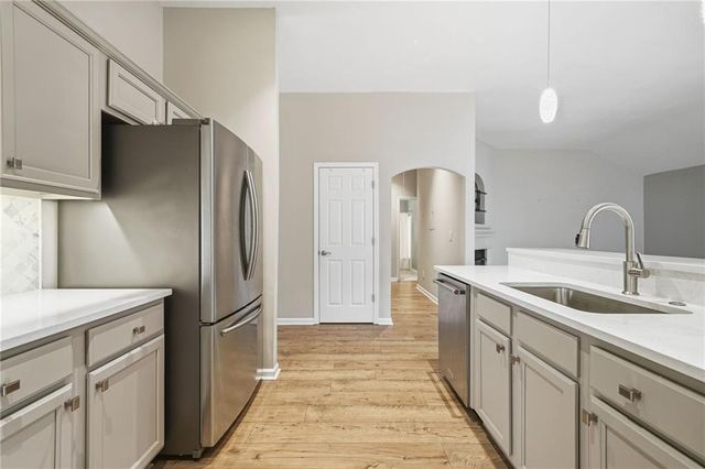 102 Courtyard Lane, Woodstock, GA 30189