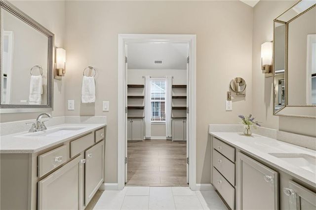 102 Courtyard Lane, Woodstock, GA 30189