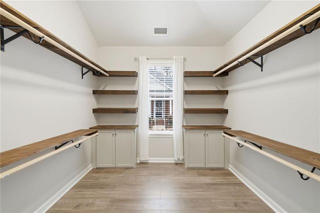 102 Courtyard Lane, Woodstock, GA 30189