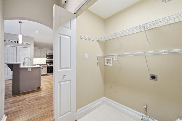 102 Courtyard Lane, Woodstock, GA 30189