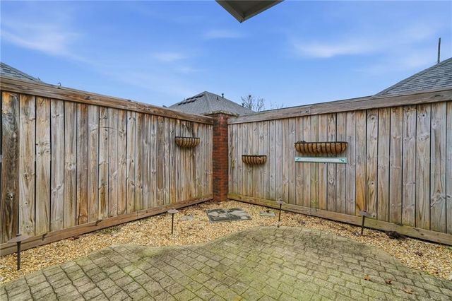 102 Courtyard Lane, Woodstock, GA 30189