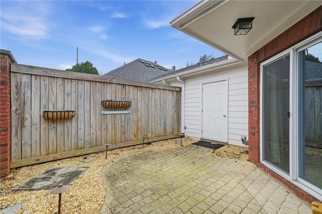 102 Courtyard Lane, Woodstock, GA 30189