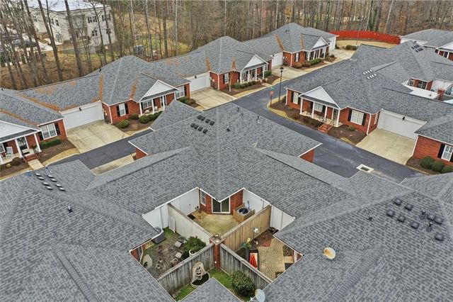 102 Courtyard Lane, Woodstock, GA 30189