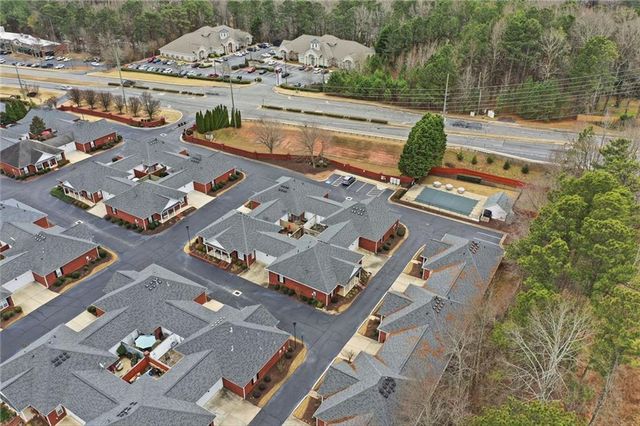 102 Courtyard Lane, Woodstock, GA 30189