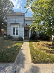 527 S 7th Street, Mayfield, KY 42066
