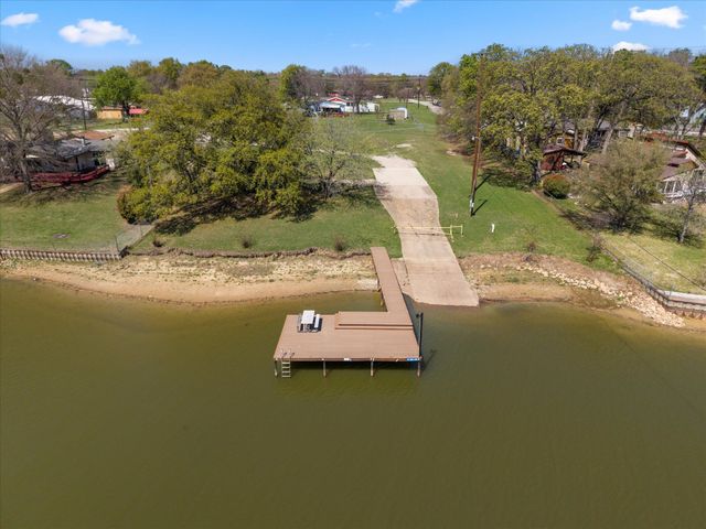 613 Tupuna Drive, Tool, TX 75143