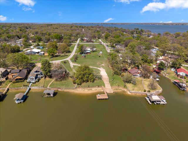 613 Tupuna Drive, Tool, TX 75143