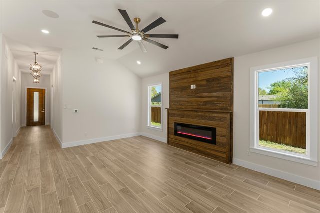 613 Tupuna Drive, Tool, TX 75143