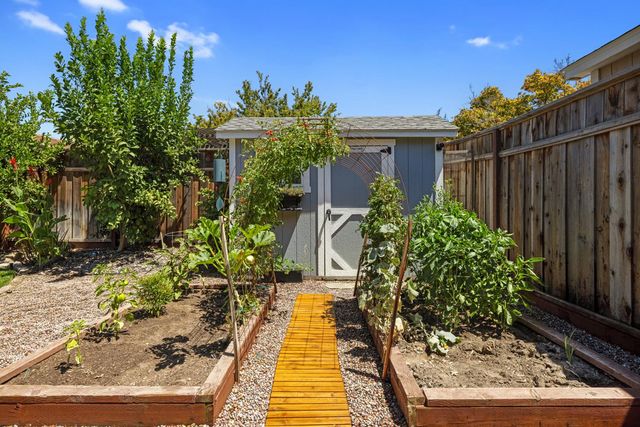 3712 Corte Madera Ave, Modesto, CA 95356