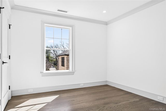 7 Victoria Lane A, Yonkers, NY 10701