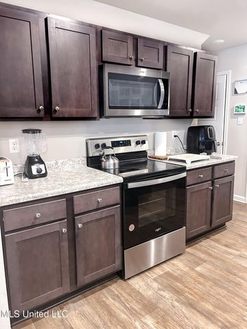 2113 Toulouse Street, Ocean Springs, MS 39564